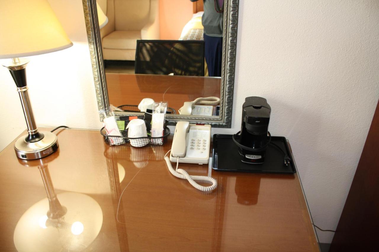 Executive Inn And Suites ウィチタフォールズ エクステリア 写真