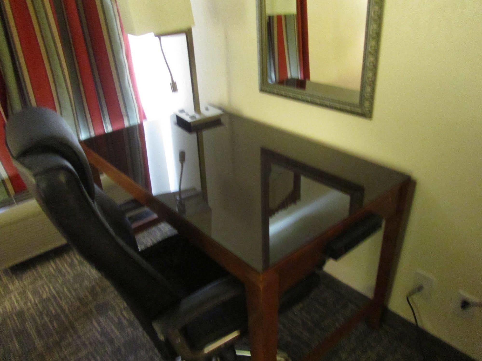 Executive Inn And Suites ウィチタフォールズ エクステリア 写真